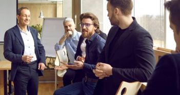 Hohe Homeoffice-Nutzung: IT-Dienstleister setzen zu 75% auf Heimarbeit Die IT-Dienstleister: Statistik zeigt, dass 75% der Beschäftigten Homeoffice (Foto: AdobeStock - Studio Romantic 595262065)