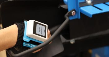 Effizienter Workflow dank NIMMSTA Smart Watch im Fleischwerk der REWE (Foto: NIMMSTA)